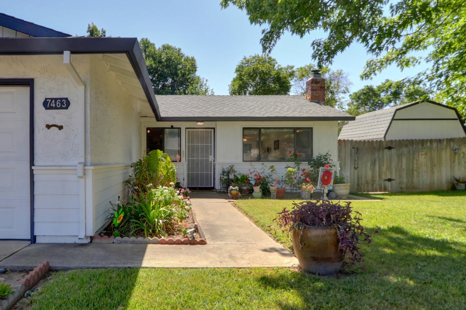 Detail Gallery Image 4 of 32 For 7463 Versailles Way, Sacramento,  CA 95842 - 3 Beds | 2 Baths