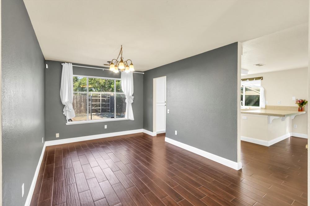 Detail Gallery Image 7 of 37 For 5209 Copper Ridge Way, Antelope,  CA 95843 - 4 Beds | 2/1 Baths
