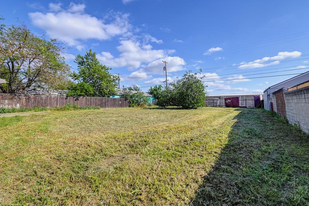 Detail Gallery Image 26 of 29 For 3740 26th Ave, Sacramento,  CA 95820 - 3 Beds | 2 Baths