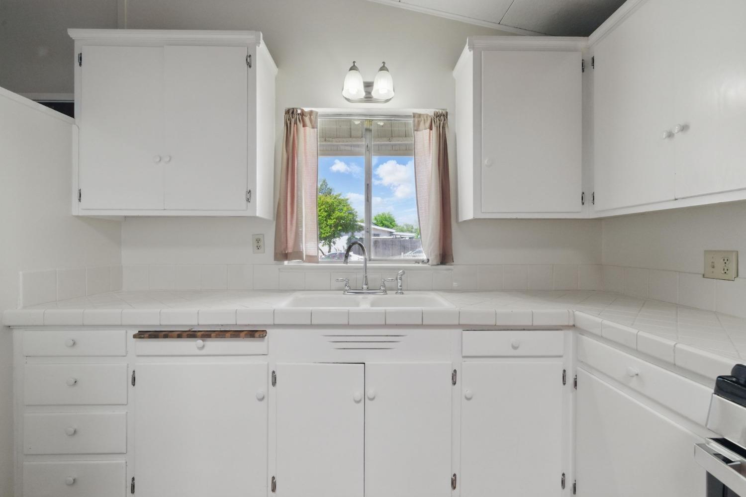 Detail Gallery Image 15 of 41 For 5925 Garibaldi St, Sacramento,  CA 95824 - 3 Beds | 1 Baths
