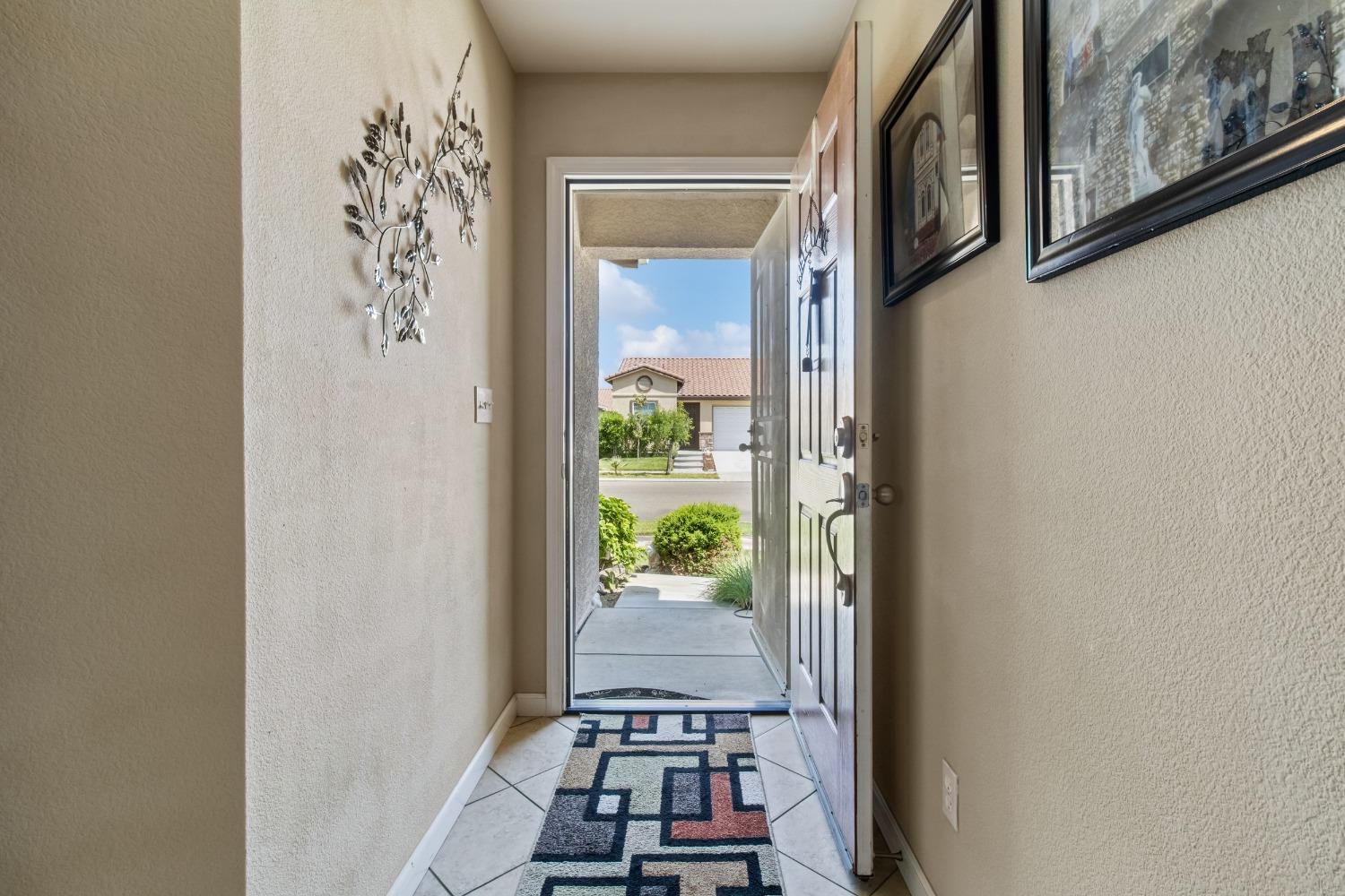 Detail Gallery Image 4 of 26 For 1474 Antioch Ct, Merced,  CA 95348 - 3 Beds | 2 Baths