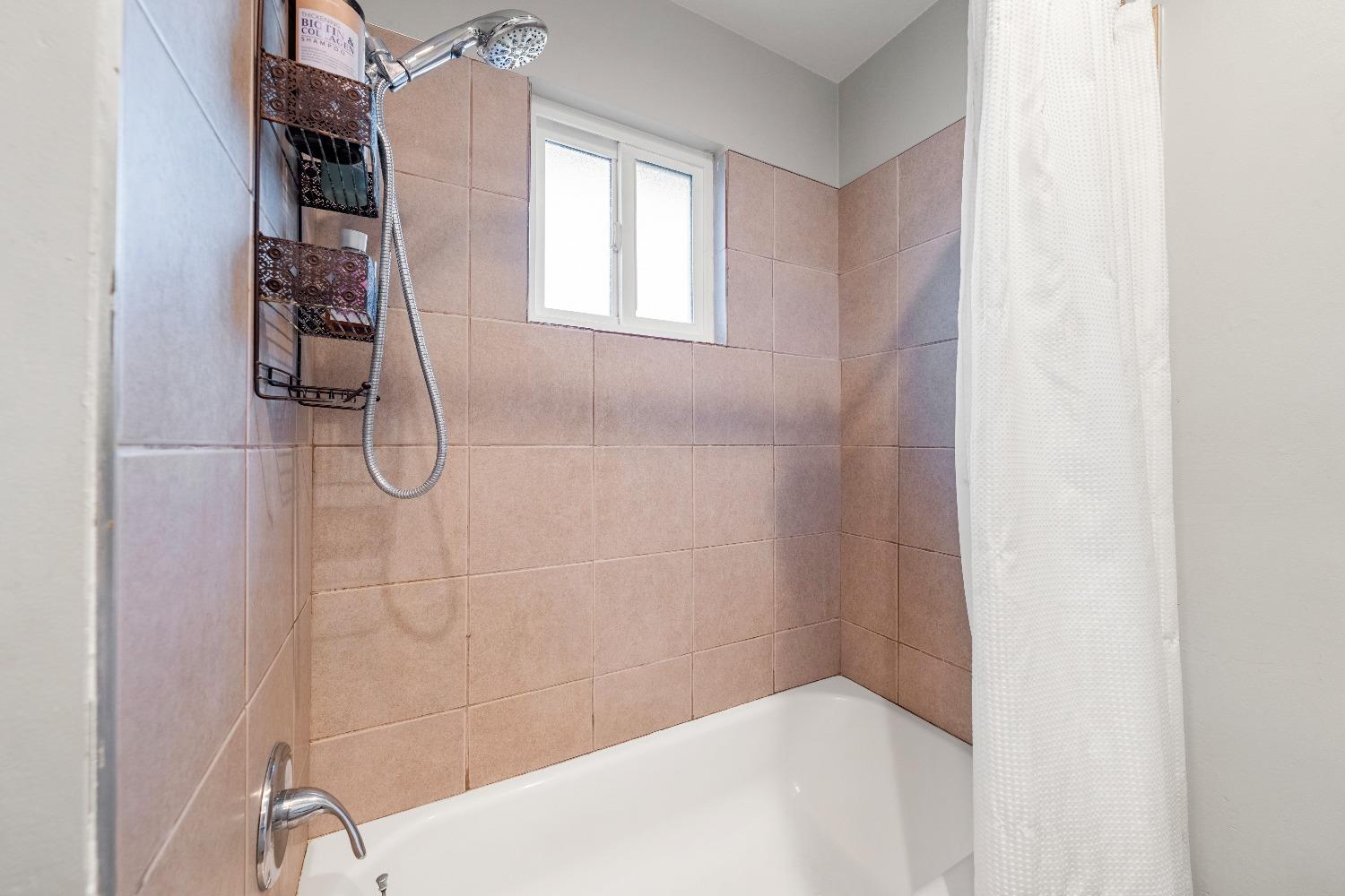 Detail Gallery Image 40 of 51 For 5904 40th St, Sacramento,  CA 95824 - – Beds | – Baths