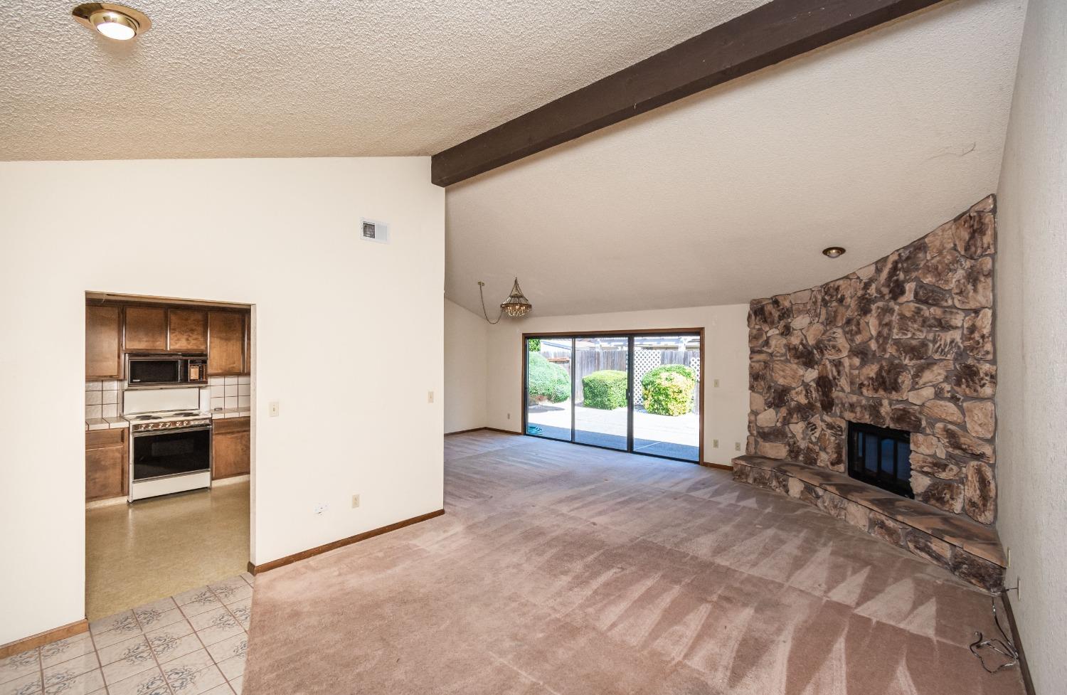 Detail Gallery Image 10 of 31 For 1207 Cedar Tree Way, Sacramento,  CA 95831 - 2 Beds | 2 Baths