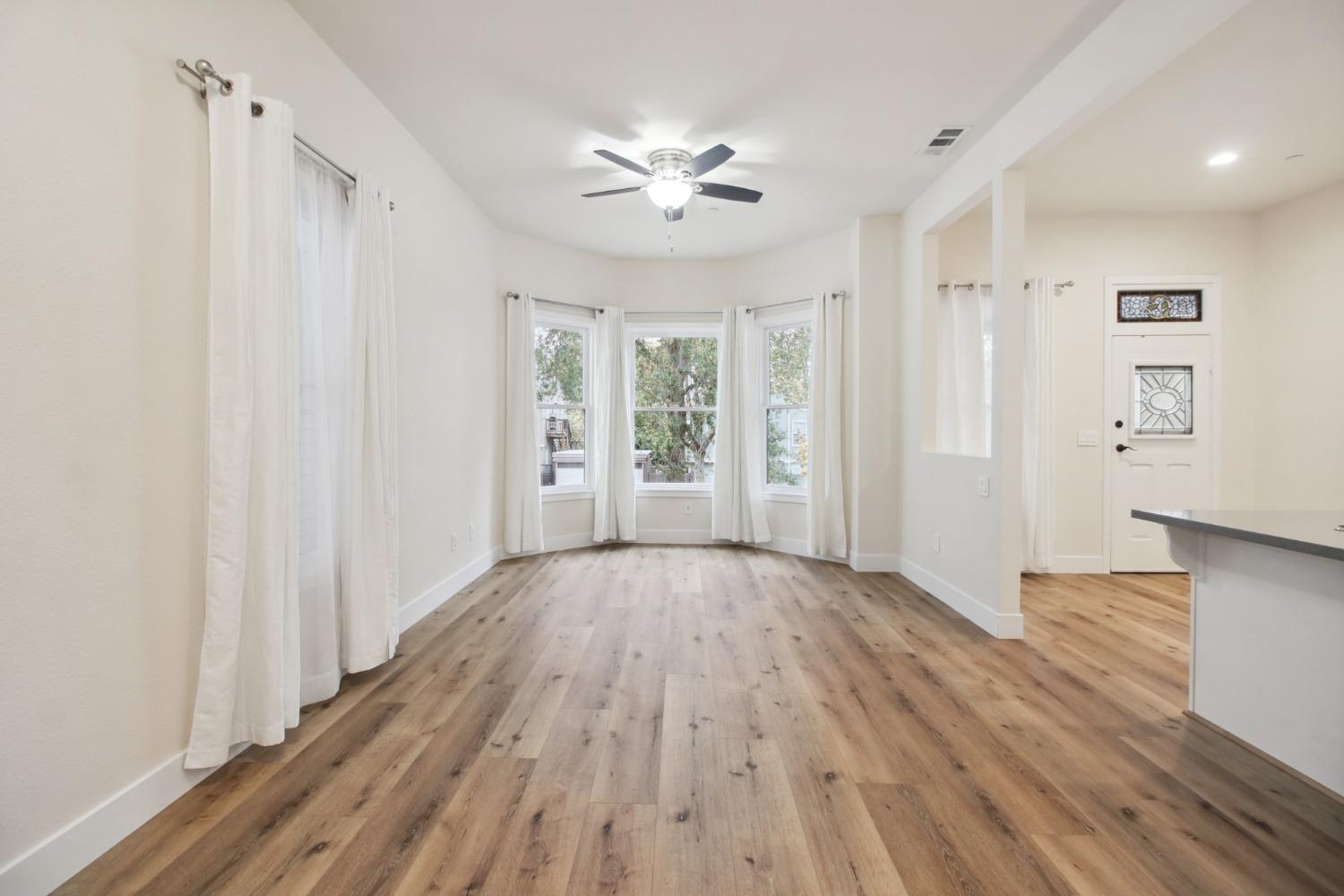 Detail Gallery Image 34 of 59 For 2021 S St, Sacramento,  CA 95811 - – Beds | – Baths