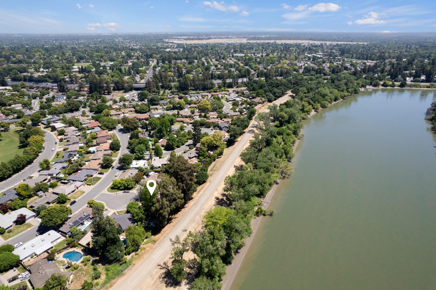Detail Gallery Image 6 of 68 For 830 Prow Ct, Sacramento,  CA 95822 - 3 Beds | 2/1 Baths