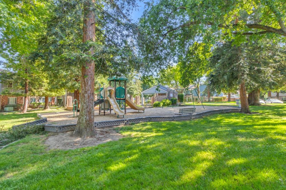 Detail Gallery Image 48 of 57 For 4020 Knoll Top Ct, Carmichael,  CA 95608 - 3 Beds | 1/1 Baths