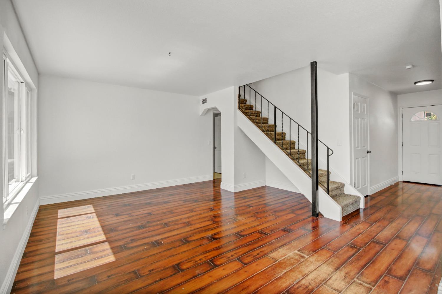 Detail Gallery Image 7 of 39 For 5756 Himalaya Way, Citrus Heights,  CA 95621 - 4 Beds | 3/1 Baths