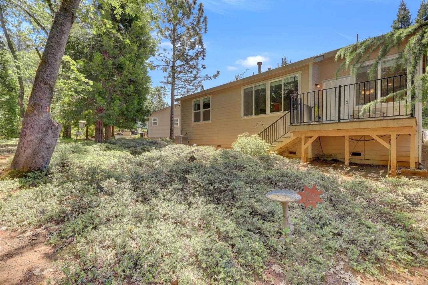 Detail Gallery Image 2 of 66 For 142 Sparrow Cir, Grass Valley,  CA 95945 - 2 Beds | 2 Baths