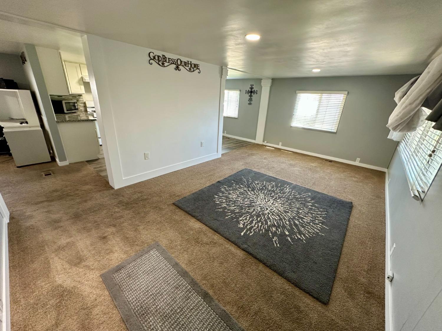 Detail Gallery Image 12 of 44 For 152 Village Cir #152,  Sacramento,  CA 95838 - 3 Beds | 2 Baths