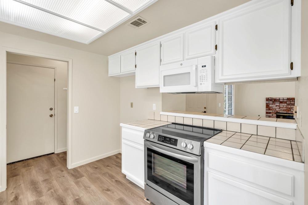 Detail Gallery Image 11 of 37 For 9255 Guillermina Ct, Elk Grove,  CA 95758 - 3 Beds | 2 Baths