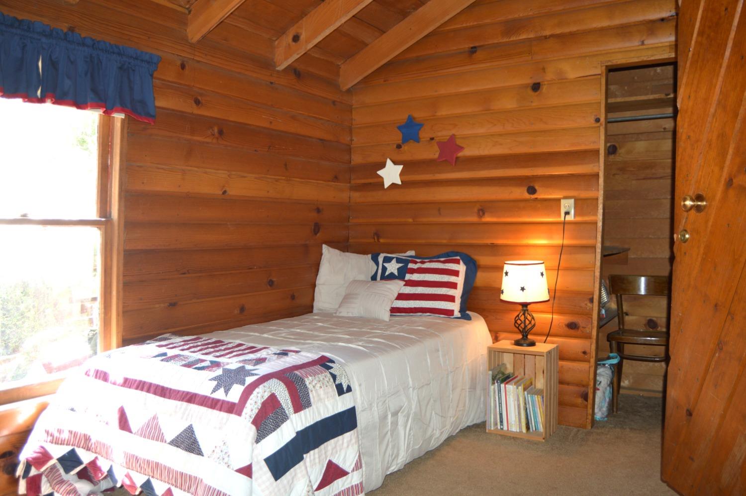 Detail Gallery Image 9 of 34 For 26156 Long Barn Rd, Long Barn,  CA 95335 - 5 Beds | 1/1 Baths