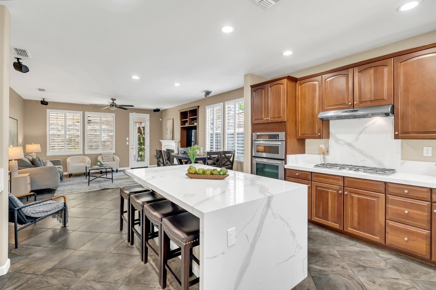 Stageline Circle, Rocklin, California image 5