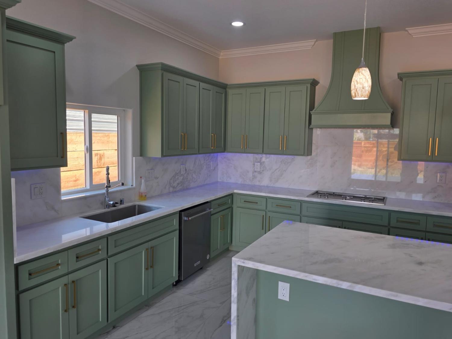 Detail Gallery Image 13 of 66 For 3213 Millbrook Ave, Modesto,  CA 95355 - 3 Beds | 4 Baths