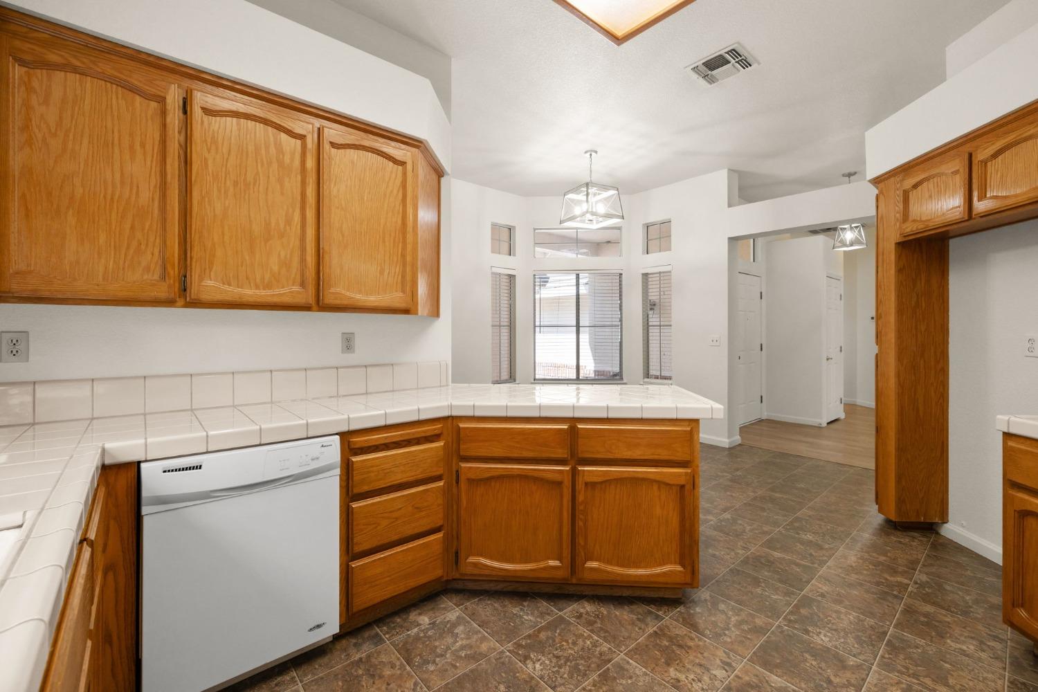 Detail Gallery Image 16 of 45 For 8531 Heather Cross Way, Orangevale,  CA 95662 - 3 Beds | 2 Baths