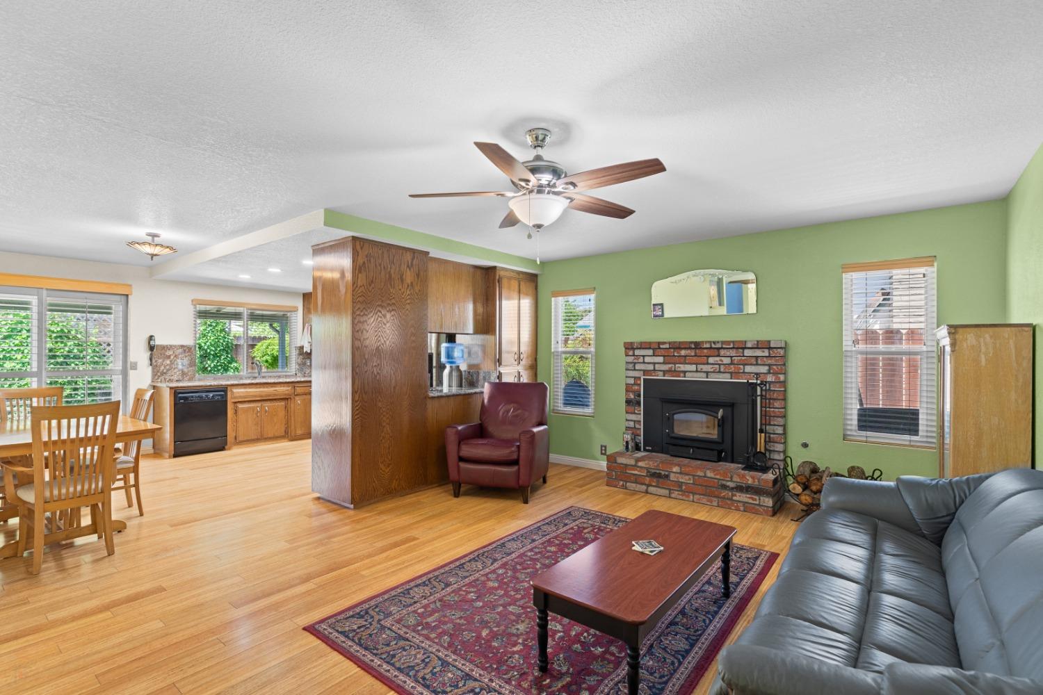 Detail Gallery Image 13 of 36 For 14535 Arapaho Way, Manteca,  CA 95336 - 3 Beds | 2 Baths