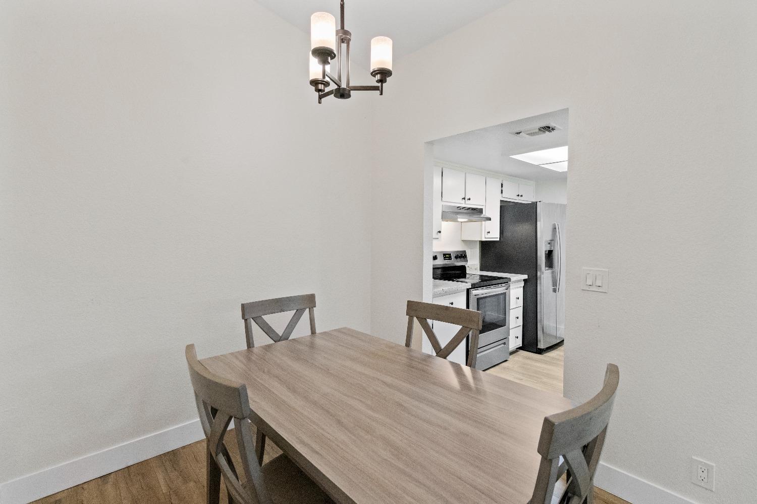 Detail Gallery Image 9 of 45 For 3546 Treleaven Ct, Antelope,  CA 95843 - 2 Beds | 2 Baths