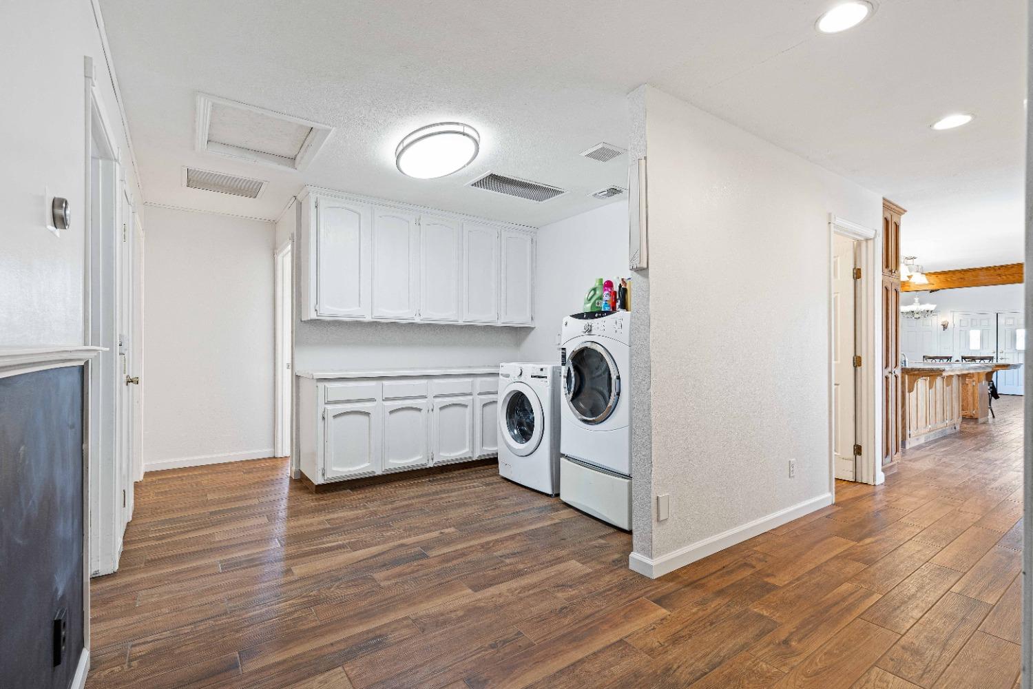 Detail Gallery Image 28 of 68 For 21299 E Highway 4, Stockton,  CA 95215 - 5 Beds | 4/1 Baths