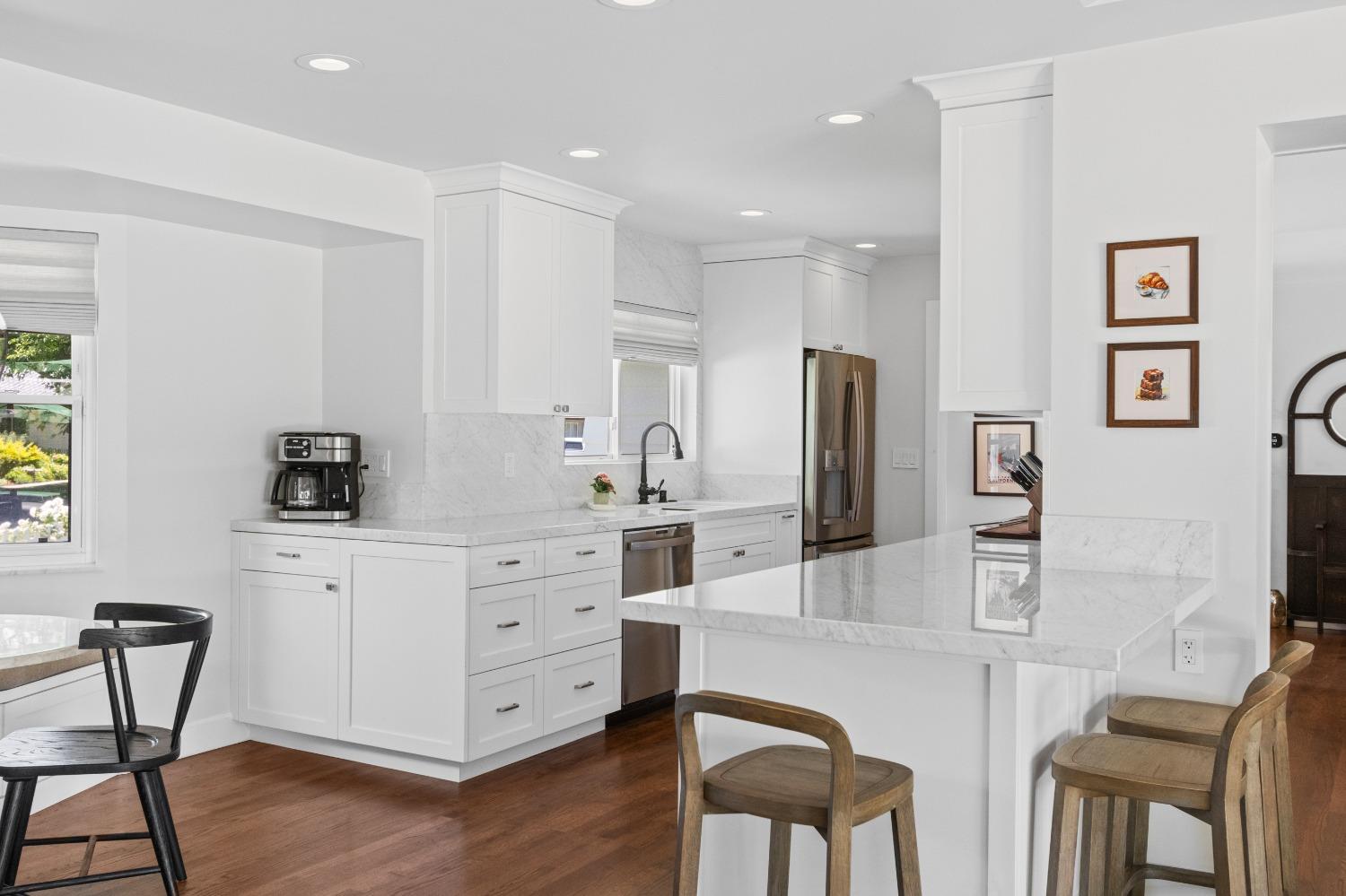 Detail Gallery Image 11 of 41 For 2837 Latham Dr, Sacramento,  CA 95864 - 3 Beds | 2/1 Baths