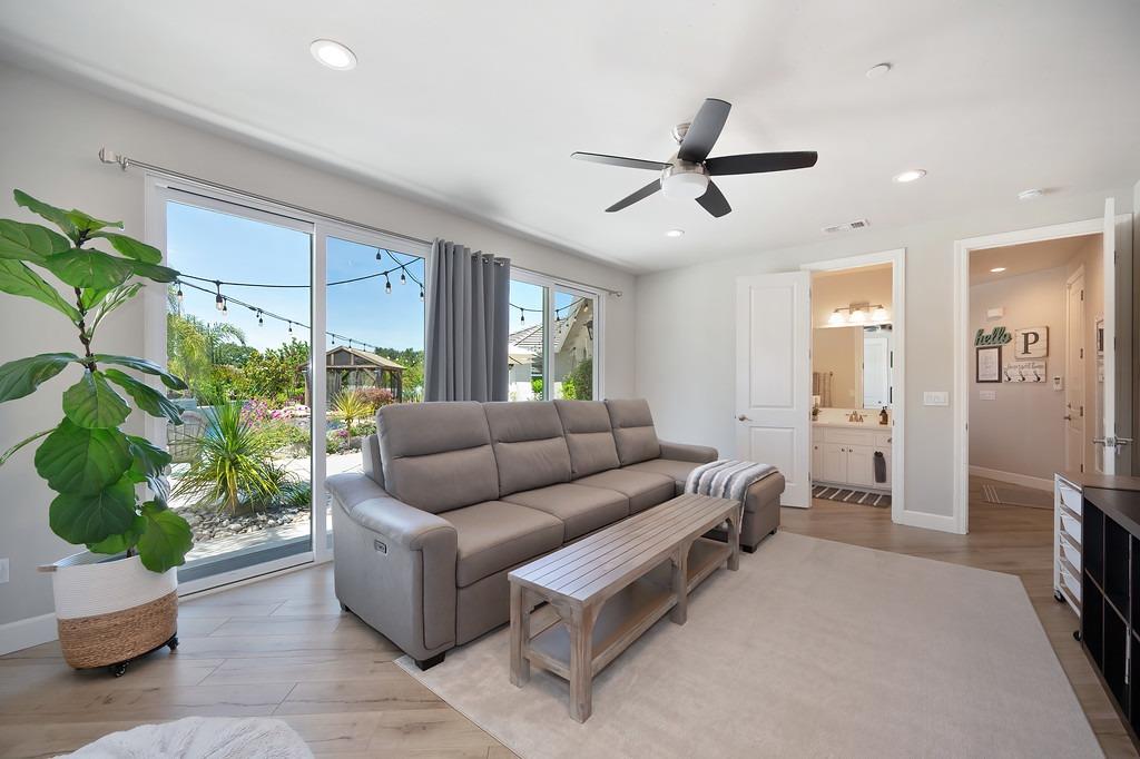 Detail Gallery Image 30 of 63 For 7527 Country Oaks Ln, Orangevale,  CA 95662 - 5 Beds | 4/1 Baths