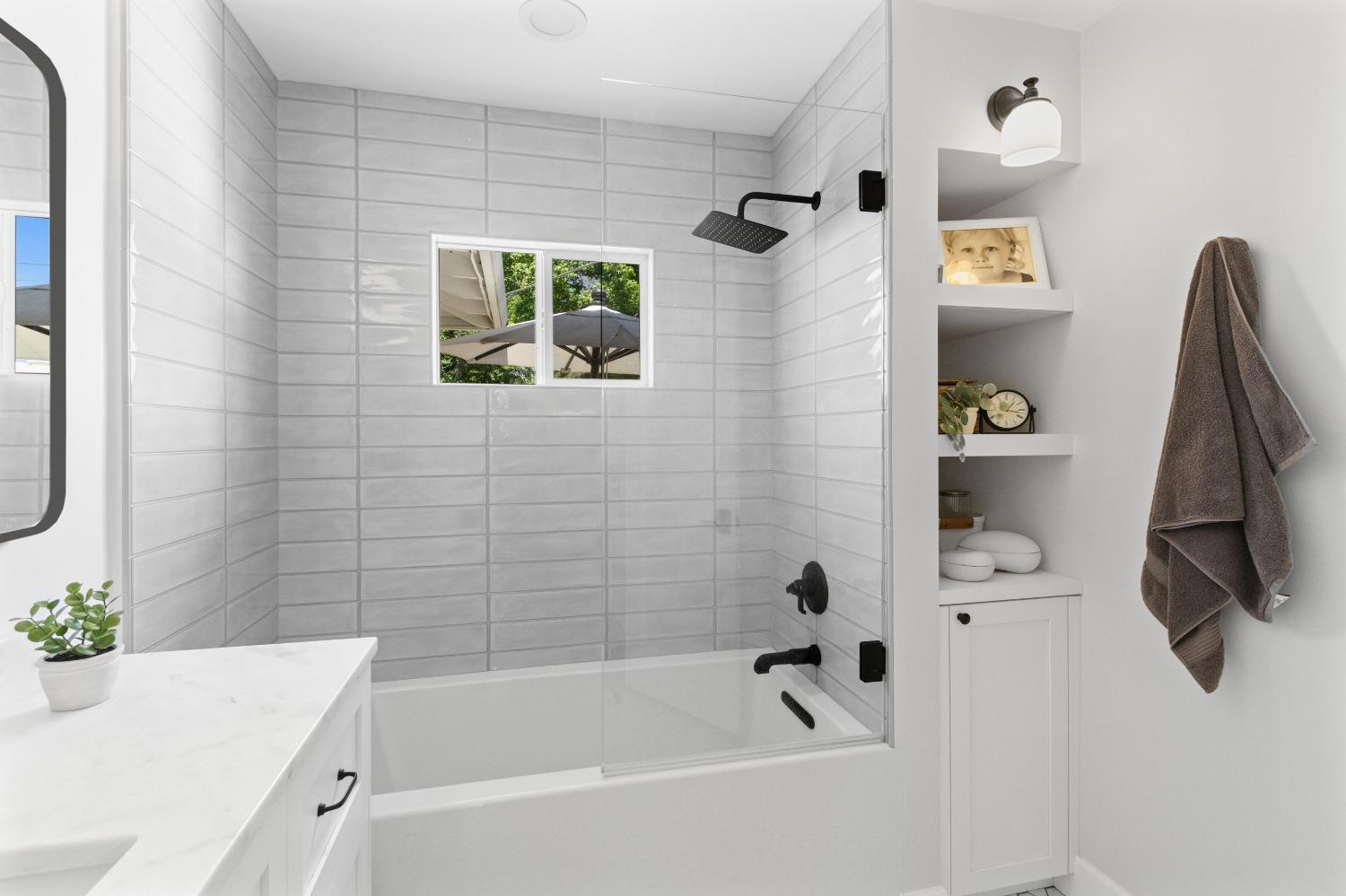 Detail Gallery Image 21 of 41 For 2837 Latham Dr, Sacramento,  CA 95864 - 3 Beds | 2/1 Baths