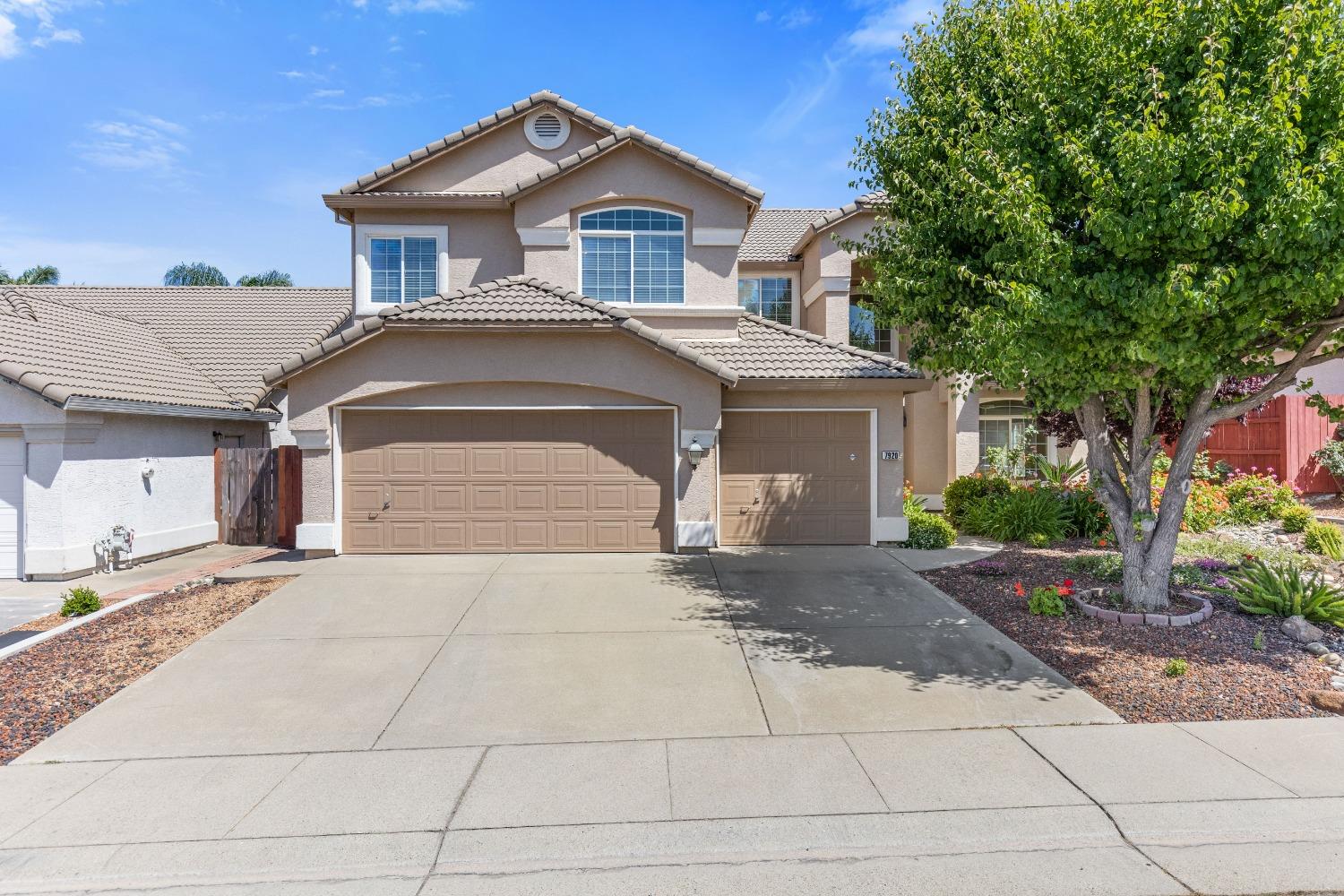 Detail Gallery Image 2 of 62 For 7920 Tetotom Park Way, Antelope,  CA 95843 - 5 Beds | 3 Baths