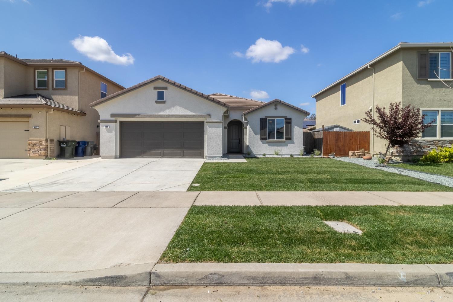 Detail Gallery Image 1 of 23 For 405 Denise Dr, Merced,  CA 95341 - 4 Beds | 2 Baths