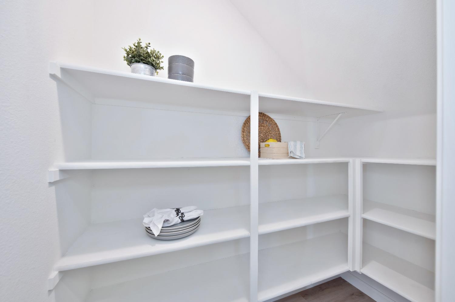 Detail Gallery Image 12 of 37 For 1336 Stark Bridge Rd, Lincoln,  CA 95648 - 4 Beds | 2/1 Baths