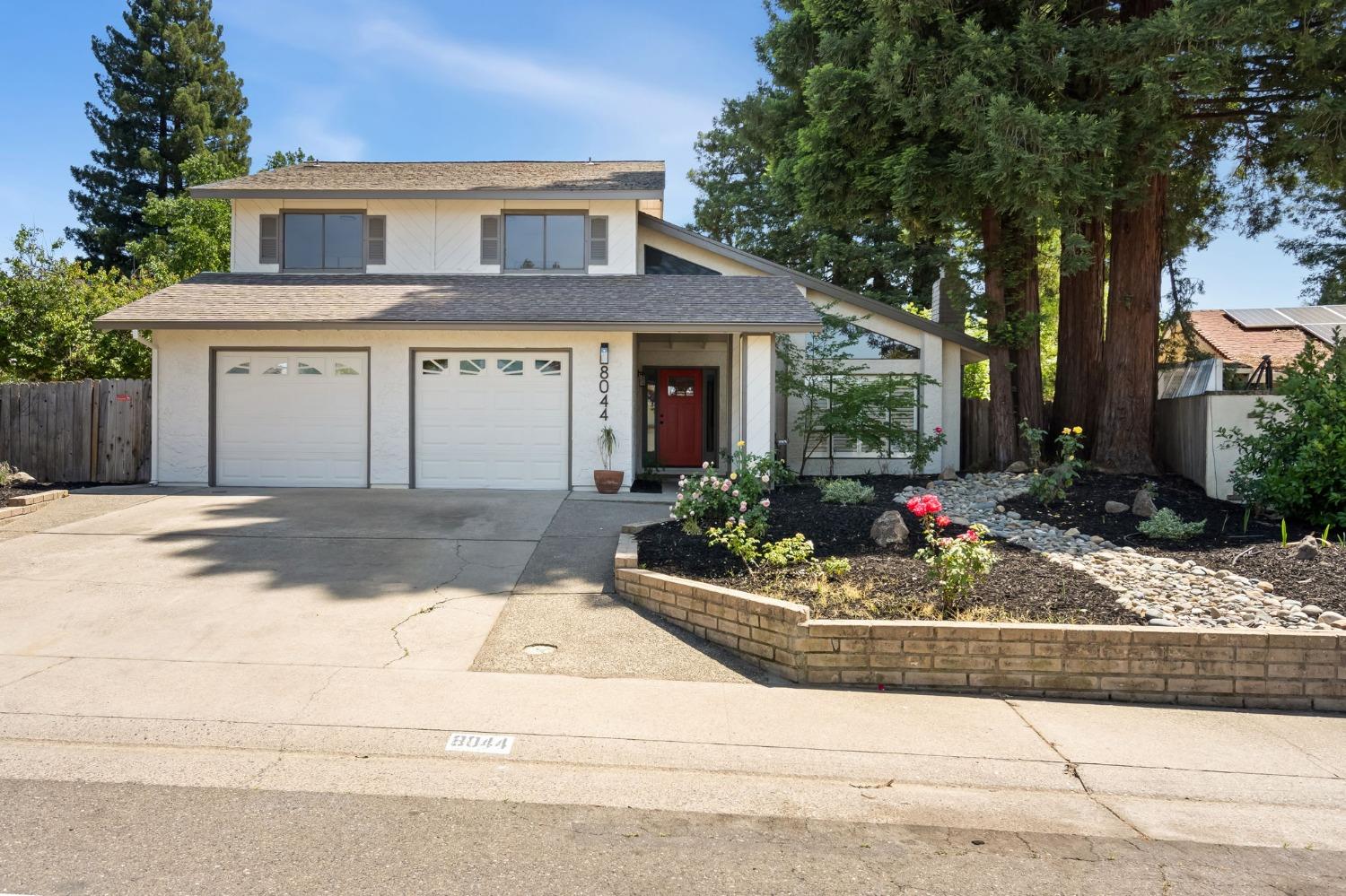 Detail Gallery Image 1 of 32 For 8044 Hoopes Dr, Citrus Heights,  CA 95610 - 3 Beds | 2/1 Baths