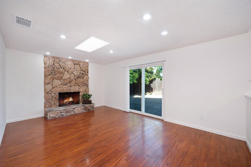 Detail Gallery Image 26 of 59 For 7415 Patero Cir, Sacramento,  CA 95823 - 5 Beds | 3 Baths