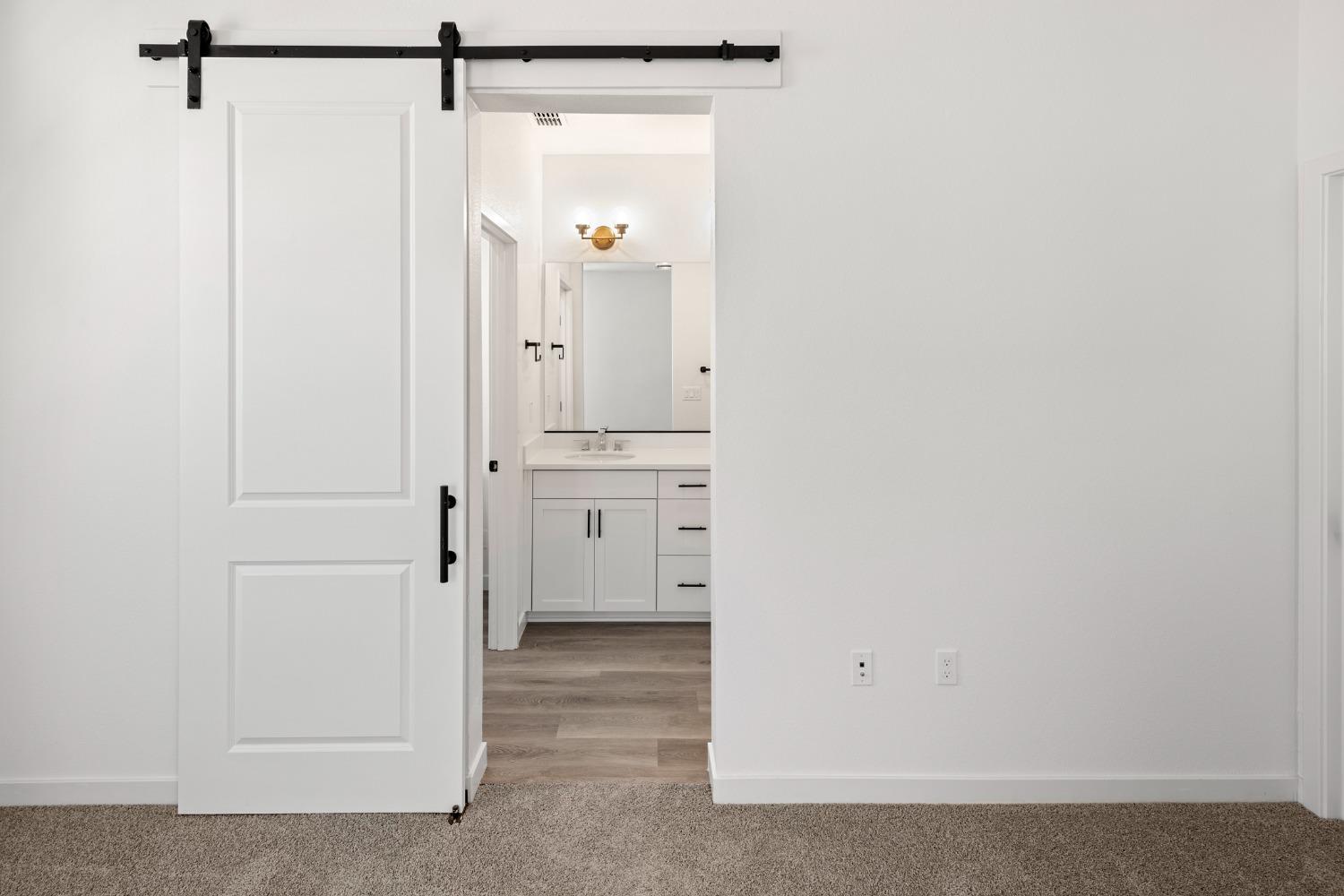 Detail Gallery Image 20 of 39 For 8636 Starburst Way, Sacramento,  CA 95823 - 4 Beds | 2/1 Baths