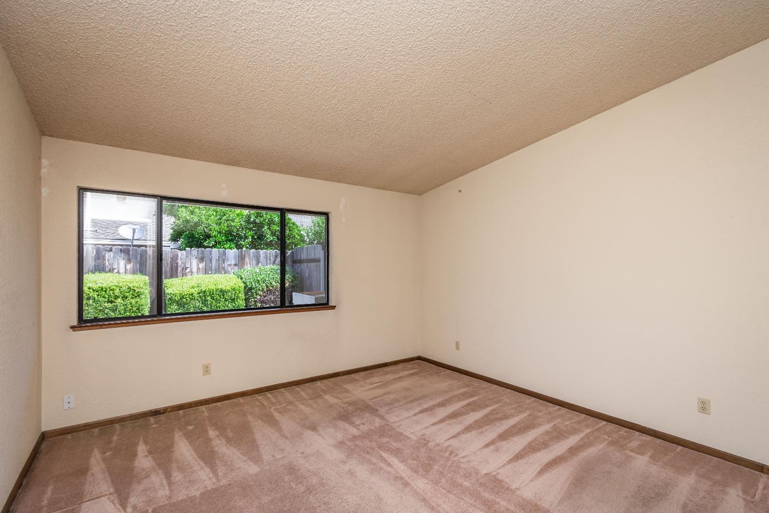 Detail Gallery Image 14 of 31 For 1207 Cedar Tree Way, Sacramento,  CA 95831 - 2 Beds | 2 Baths