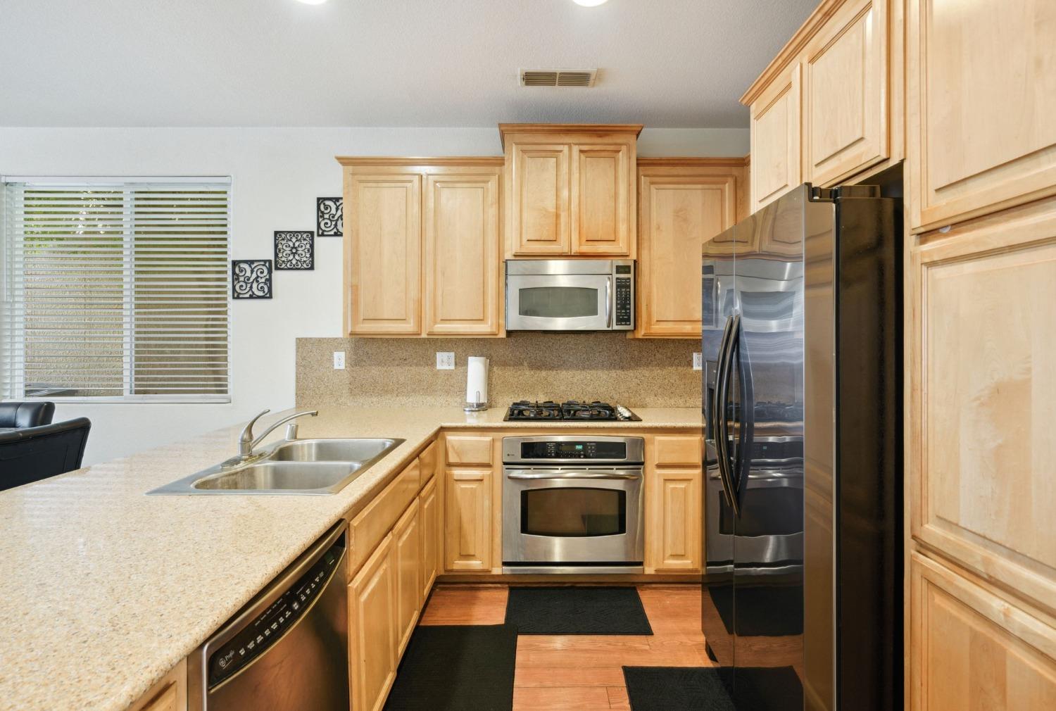 Detail Gallery Image 7 of 27 For 3115 Tolliver St, Sacramento,  CA 95833 - 3 Beds | 2/1 Baths