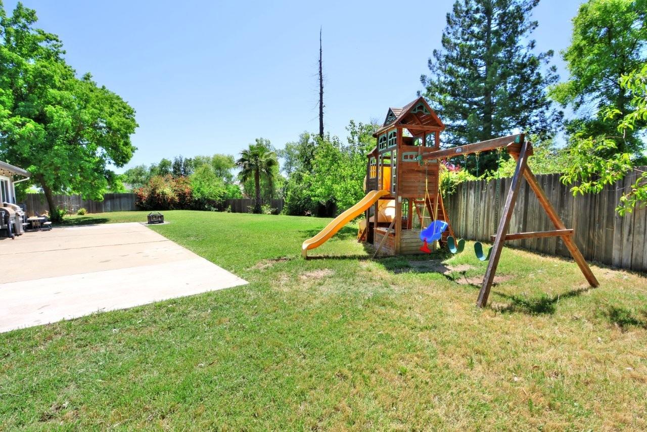 Detail Gallery Image 5 of 53 For 4100 Singing Tree Way, Antelope,  CA 95843 - 4 Beds | 3 Baths