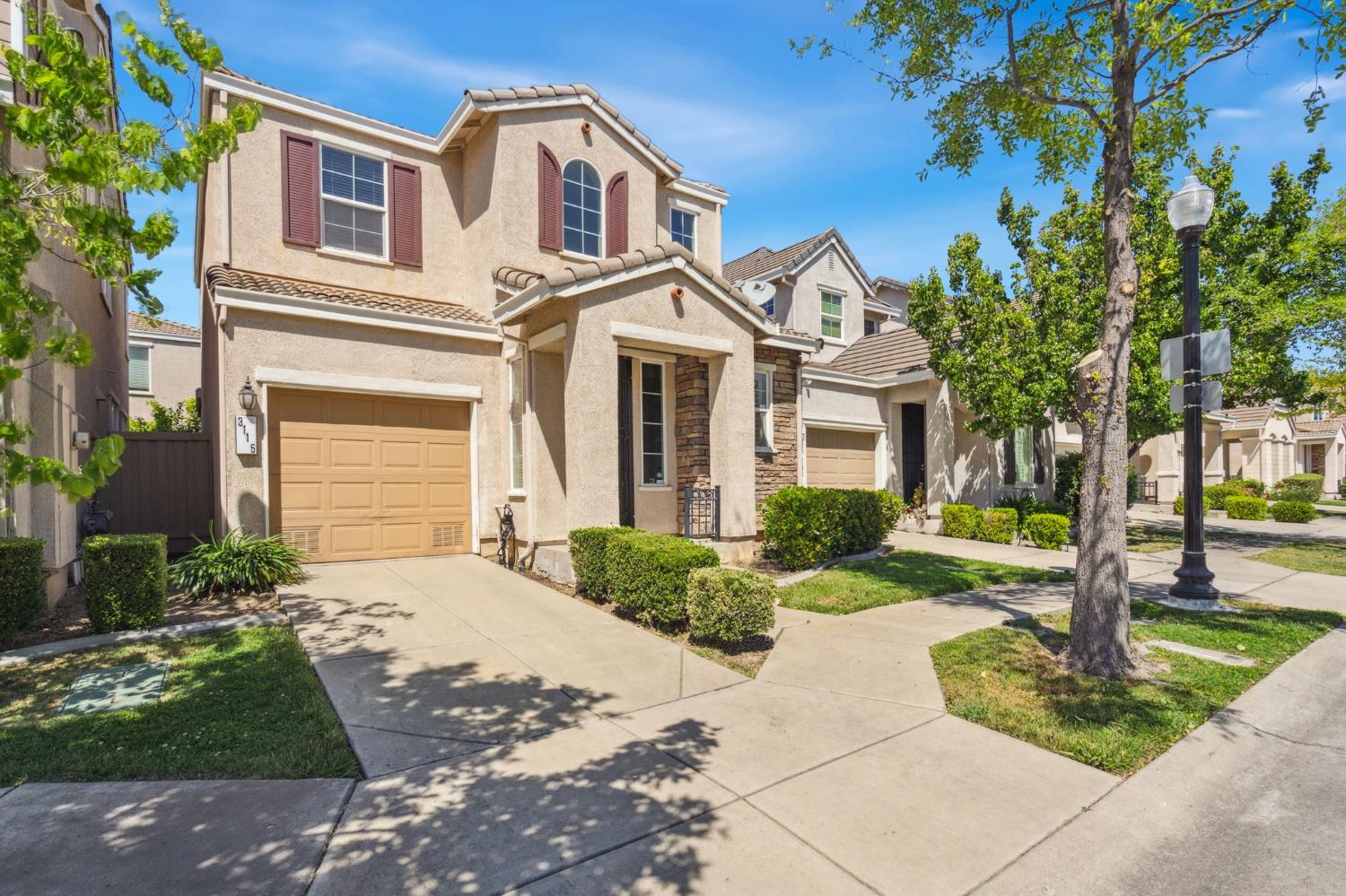 Detail Gallery Image 2 of 27 For 3115 Tolliver St, Sacramento,  CA 95833 - 3 Beds | 2/1 Baths