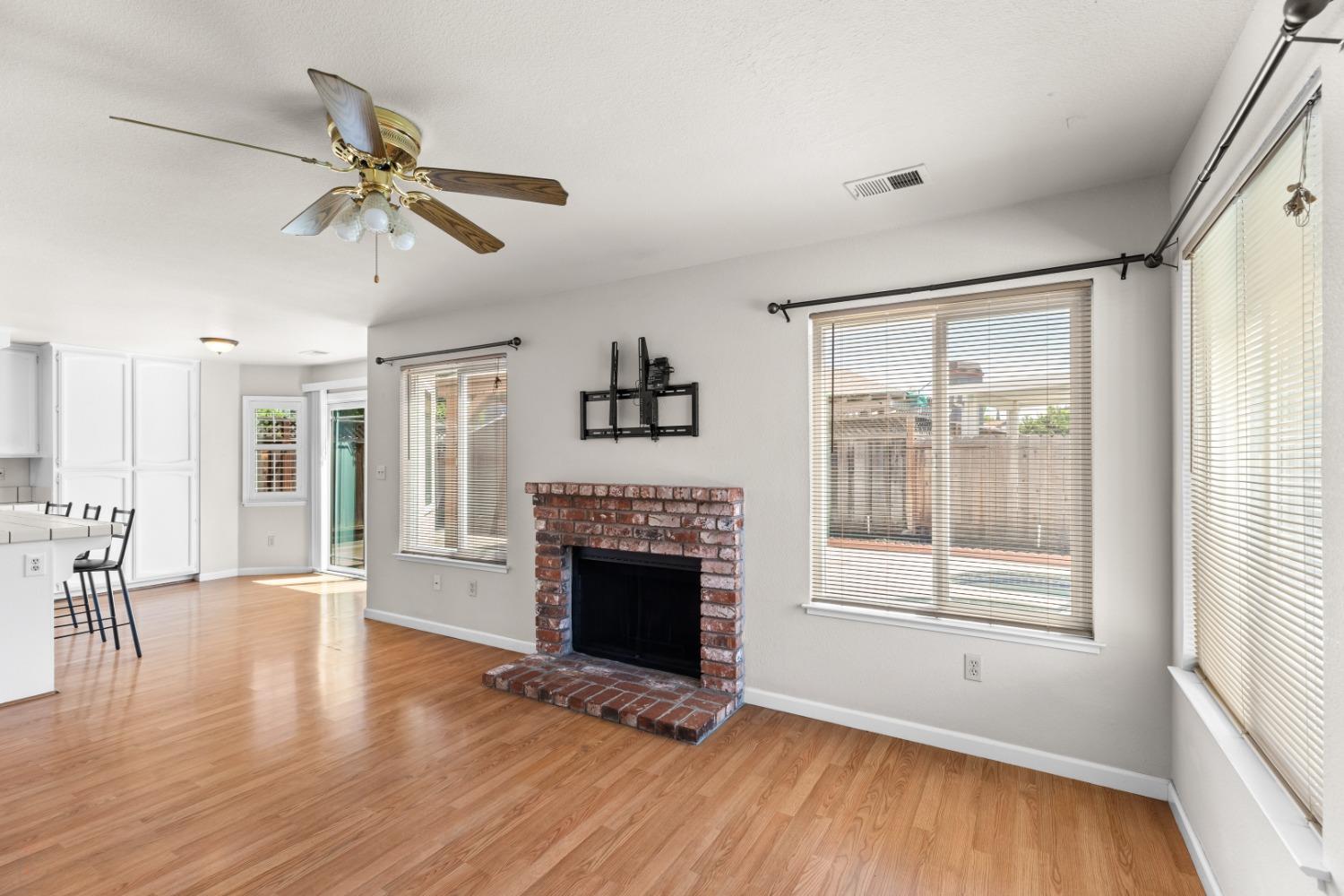 Detail Gallery Image 12 of 34 For 1430 Harvest Ln, Tracy,  CA 95376 - 5 Beds | 3 Baths
