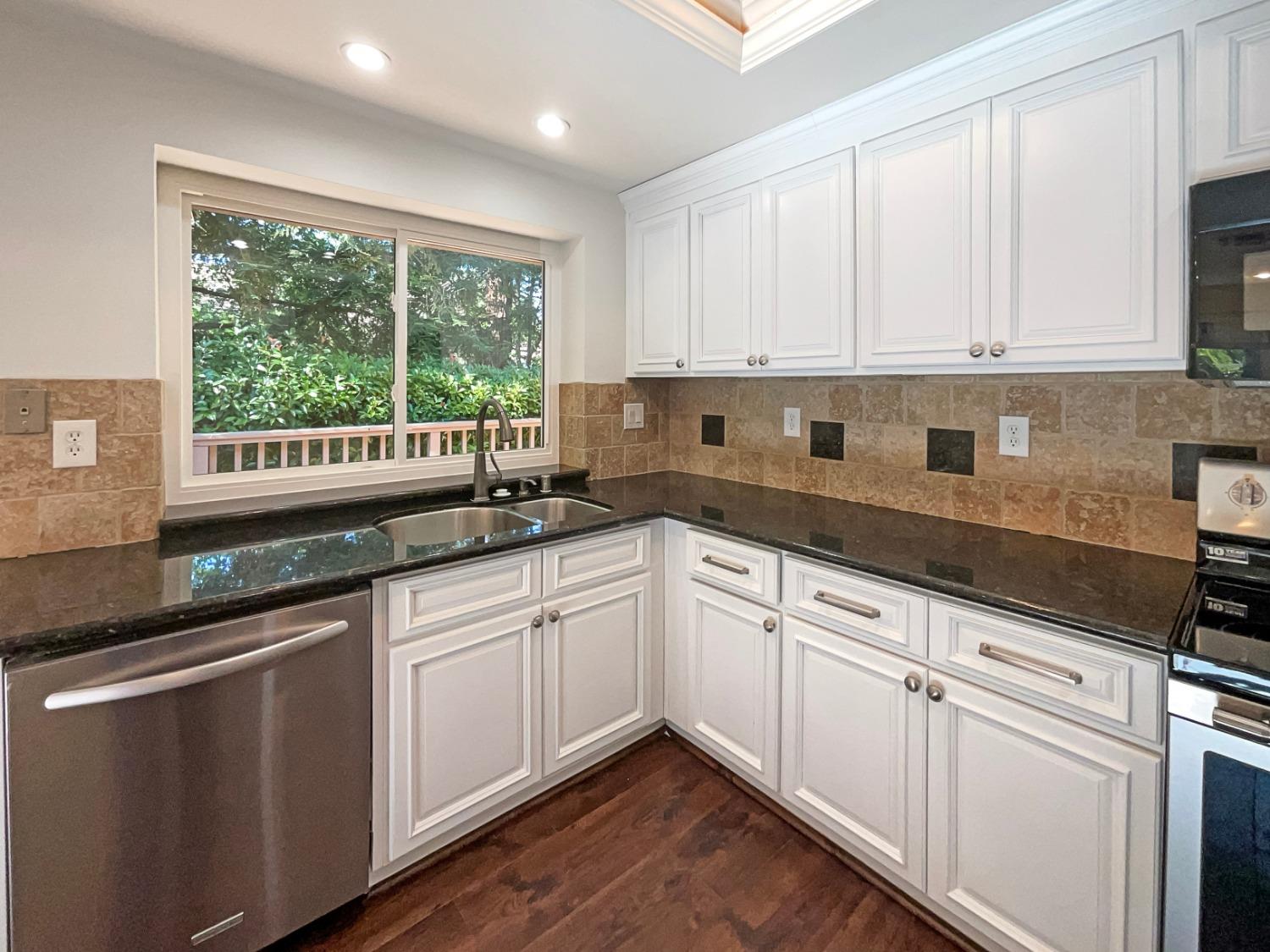 Detail Gallery Image 6 of 27 For 7031 Rancho Mirage Ct, Citrus Heights,  CA 95621 - 3 Beds | 2 Baths
