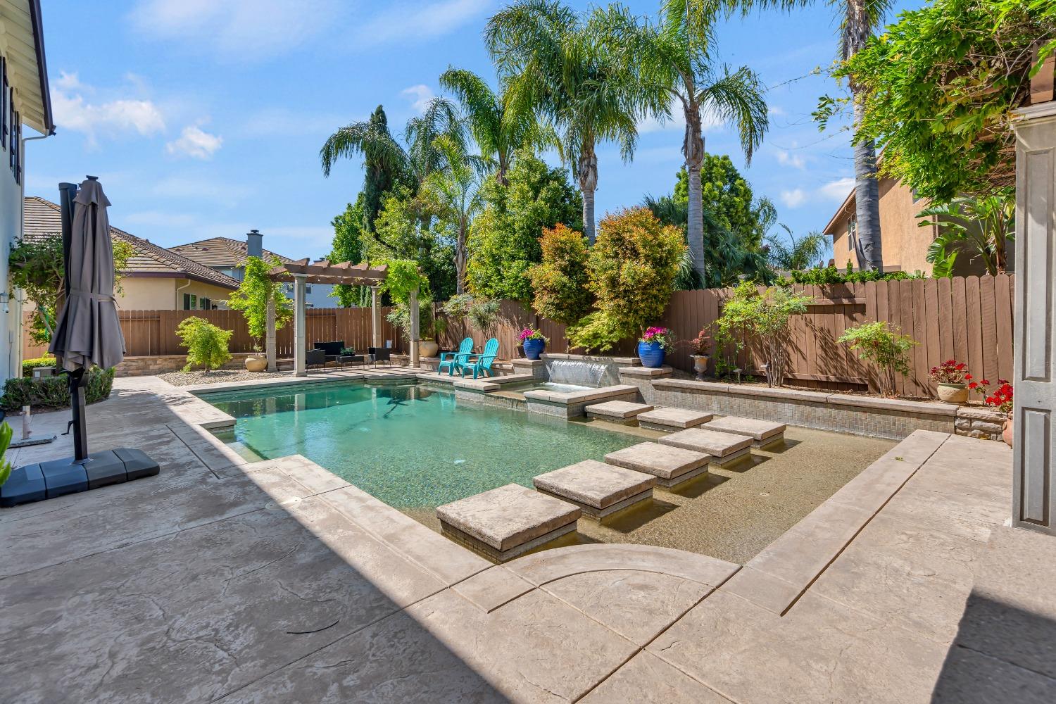 Detail Gallery Image 62 of 94 For 6600 Caprezzo Way, Elk Grove,  CA 95757 - 5 Beds | 4/1 Baths