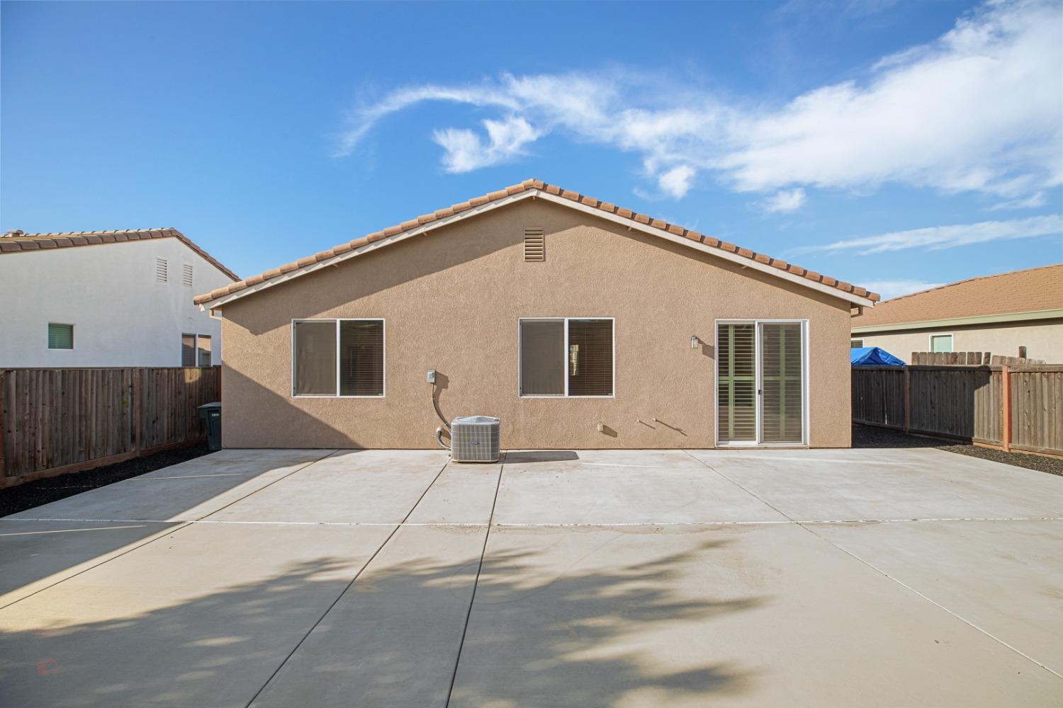 Detail Gallery Image 37 of 45 For 1355 Santona St, Manteca,  CA 95337 - 3 Beds | 2 Baths