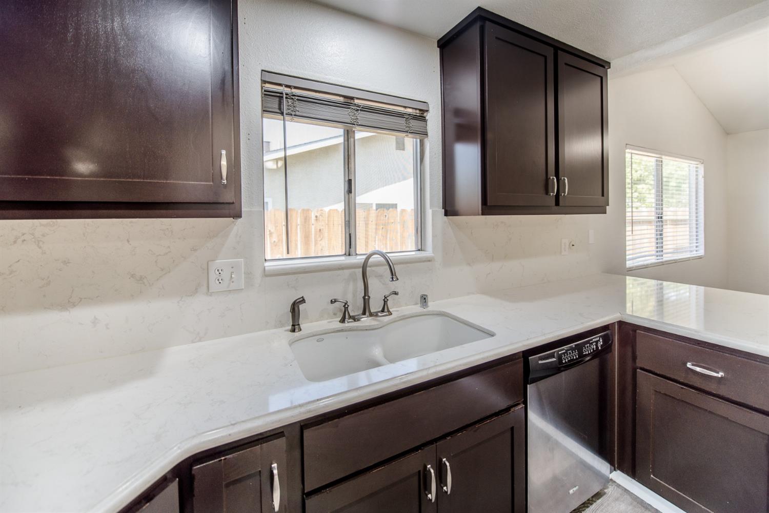 Detail Gallery Image 15 of 46 For 1925 Arrowsmith Dr, Manteca,  CA 95336 - 3 Beds | 2 Baths