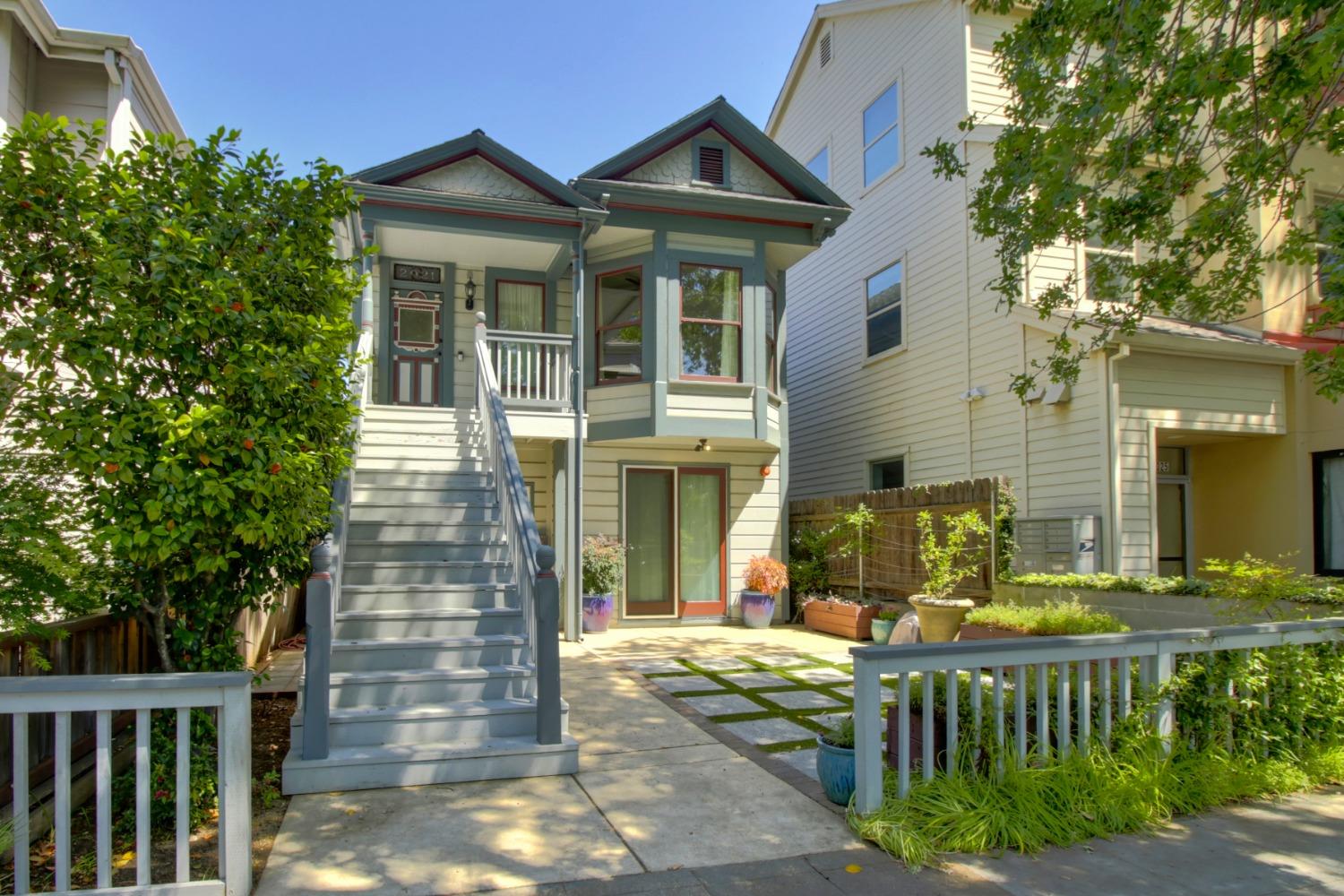 Detail Gallery Image 4 of 59 For 2021 S St, Sacramento,  CA 95811 - – Beds | – Baths