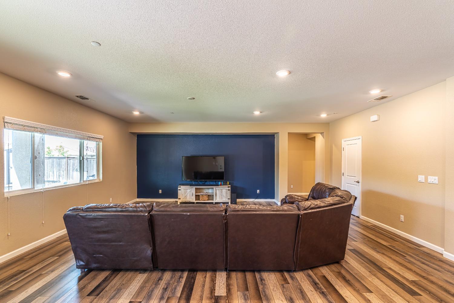 Detail Gallery Image 15 of 56 For 2050 Danforth Way, Plumas Lake,  CA 95961 - 4 Beds | 3 Baths