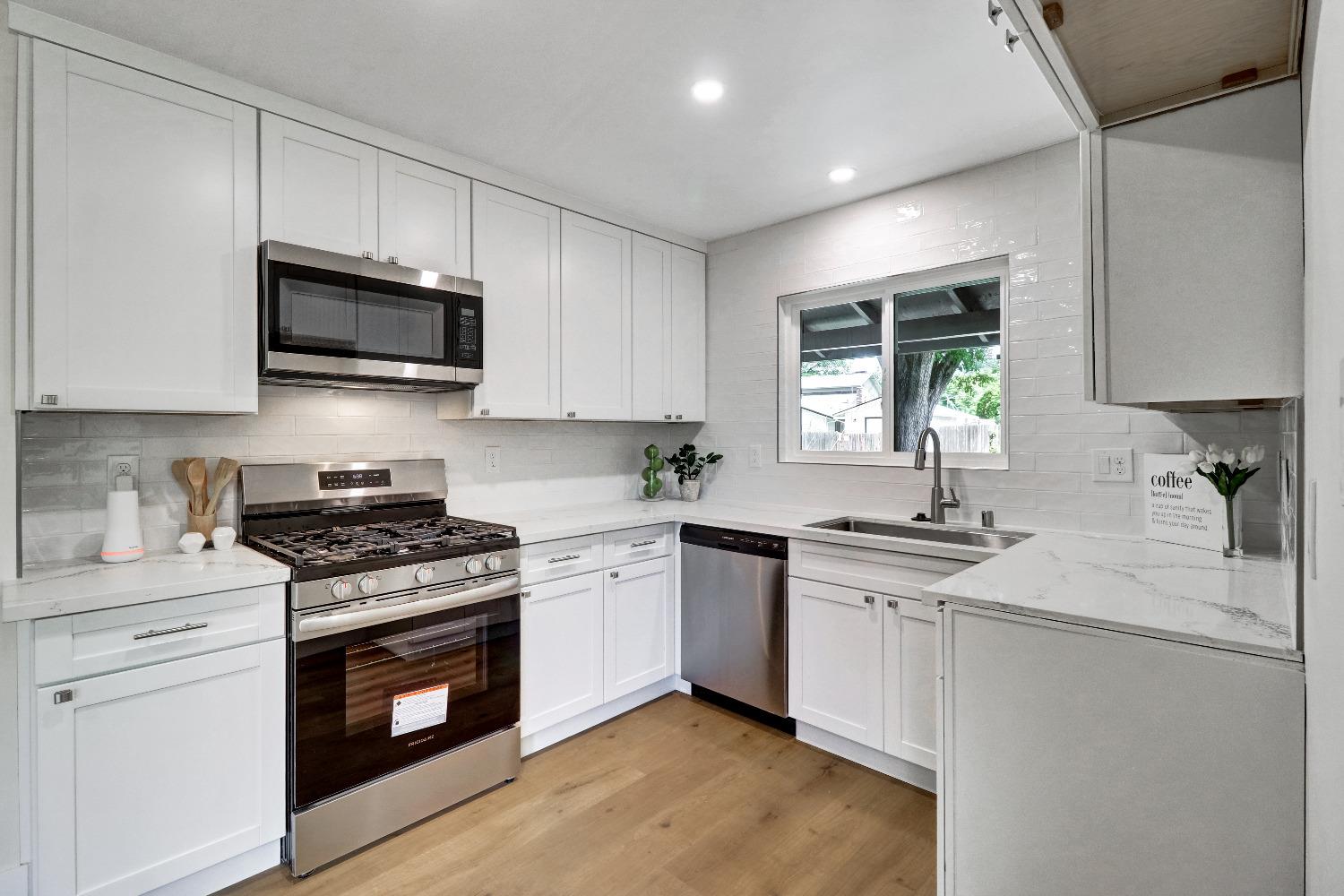 Detail Gallery Image 13 of 37 For 6004 Westbrook Dr, Citrus Heights,  CA 95621 - 3 Beds | 2 Baths