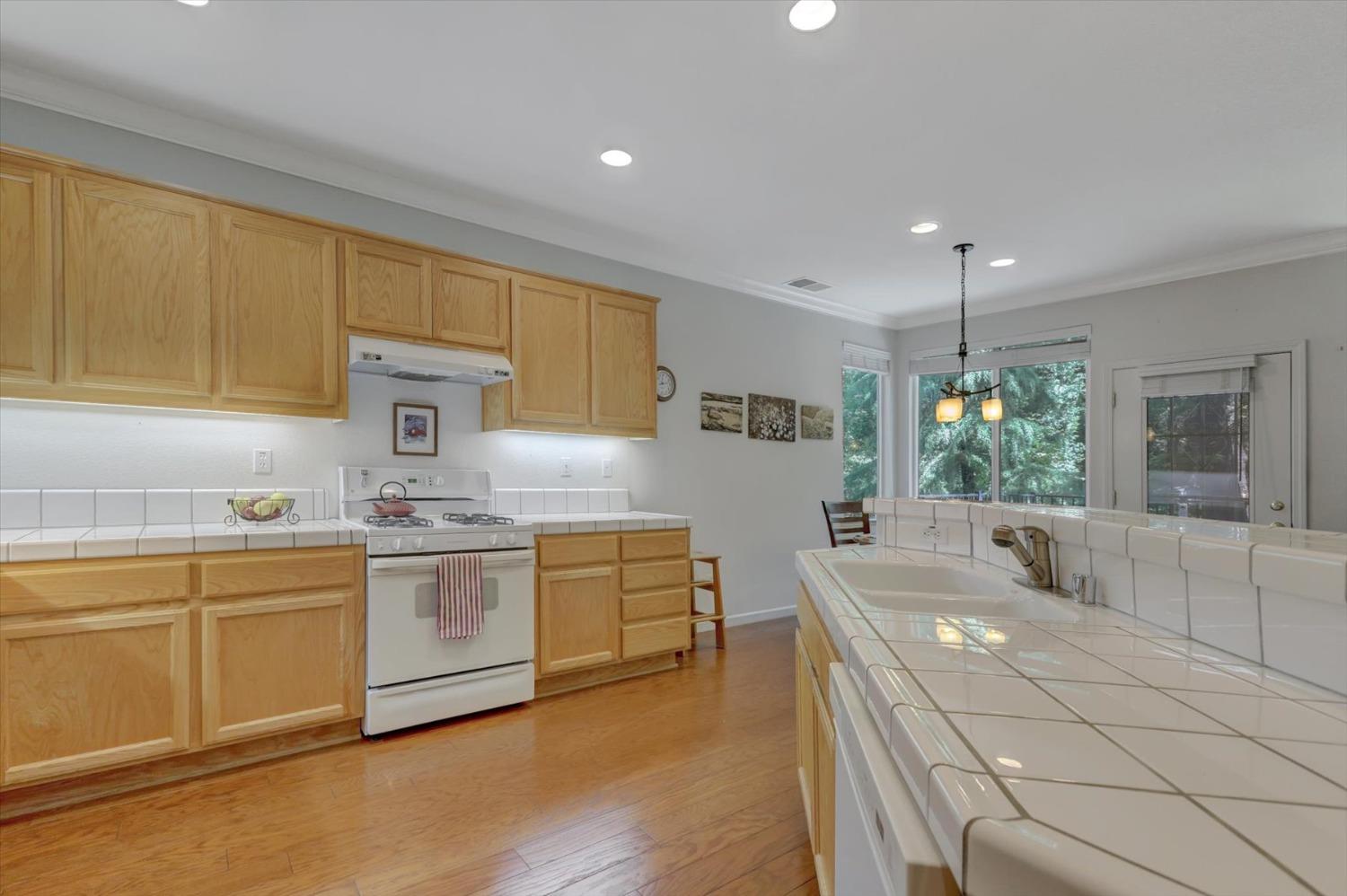 Detail Gallery Image 12 of 66 For 142 Sparrow Cir, Grass Valley,  CA 95945 - 2 Beds | 2 Baths