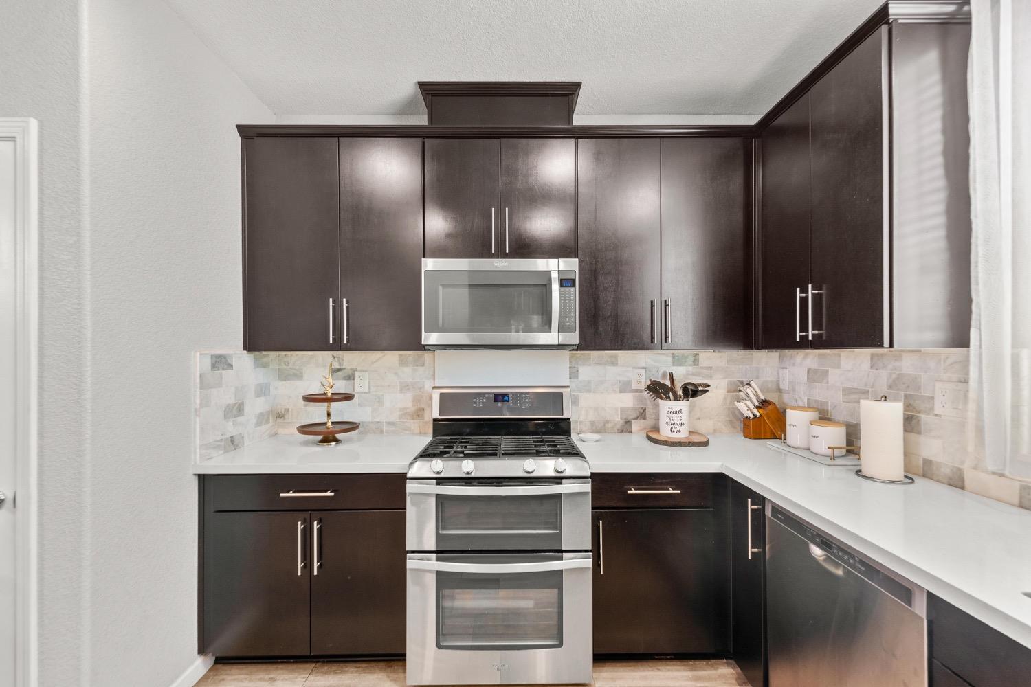 Detail Gallery Image 20 of 43 For 10853 Barden Dr, Rancho Cordova,  CA 95670 - 3 Beds | 2/1 Baths