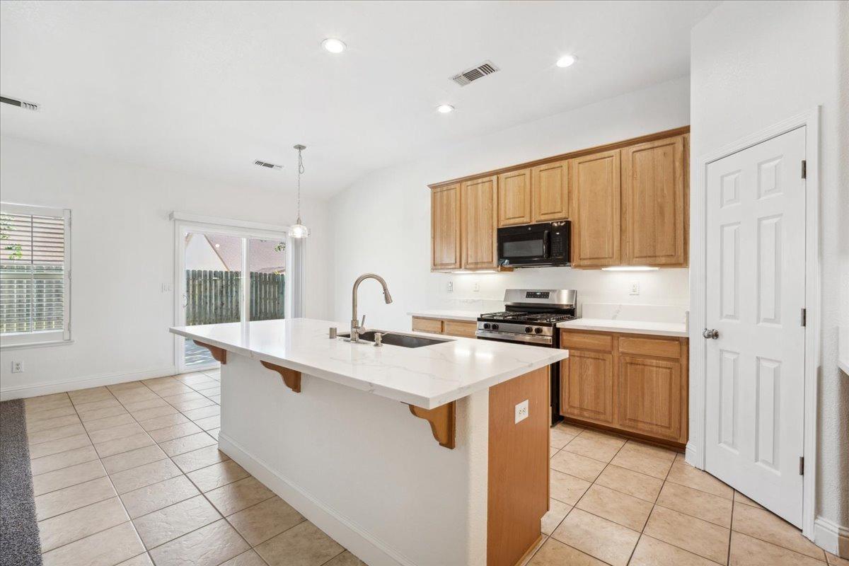 Detail Gallery Image 16 of 45 For 1128 Skyline Dr, Yuba City,  CA 95991 - 4 Beds | 2 Baths
