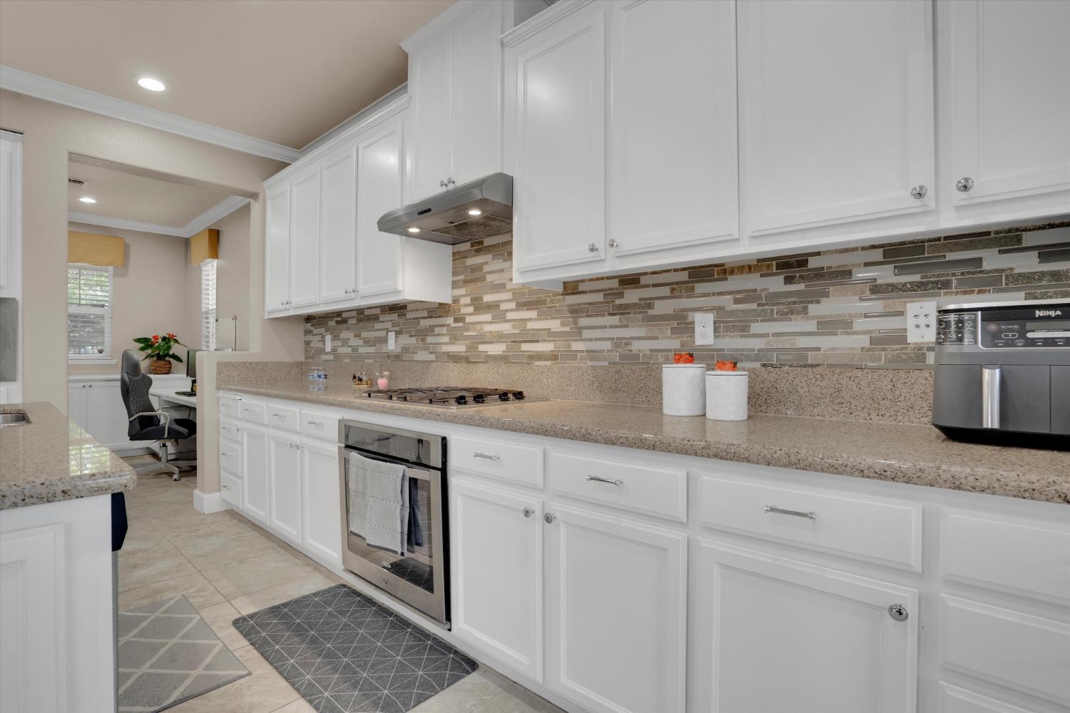 Detail Gallery Image 13 of 42 For 692 N Montebello St, Mountain House,  CA 95391 - 5 Beds | 4 Baths