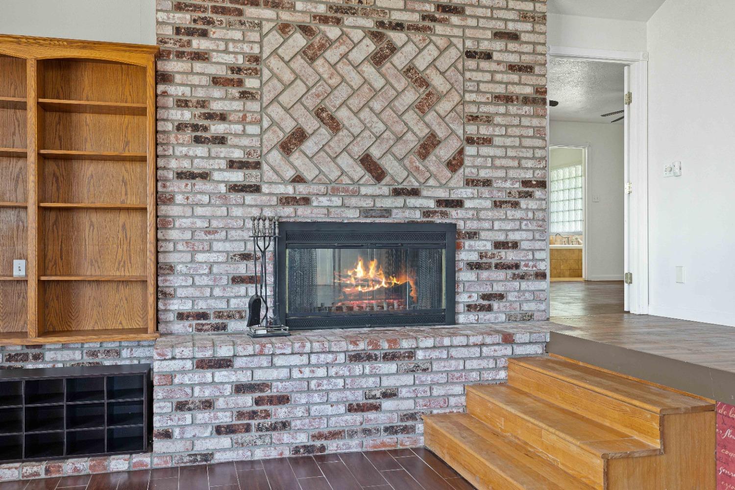 Detail Gallery Image 10 of 68 For 21299 E Highway 4, Stockton,  CA 95215 - 5 Beds | 4/1 Baths