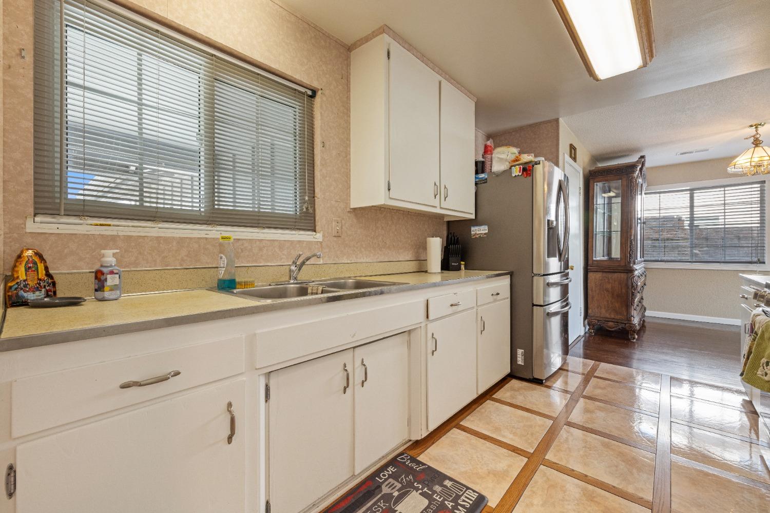 Detail Gallery Image 9 of 33 For 7795 Tamarack Dr, Dublin,  CA 94568 - 3 Beds | 2 Baths