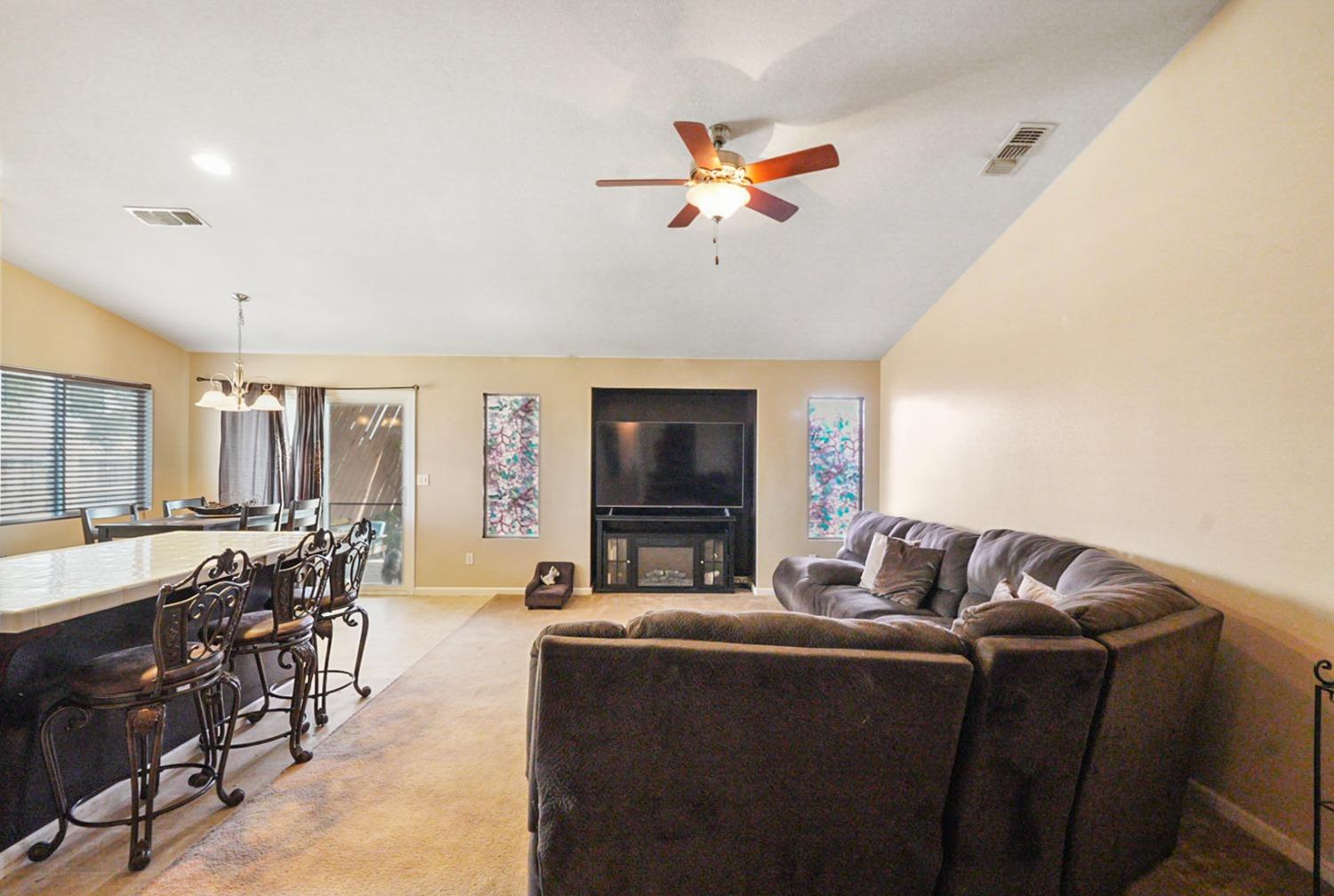 Detail Gallery Image 10 of 43 For 13706 Yerba Buena Ave, Gustine,  CA 95322 - 4 Beds | 2 Baths