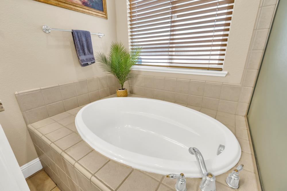 Detail Gallery Image 21 of 66 For 929 Jordine Way, Galt,  CA 95632 - 5 Beds | 2/1 Baths